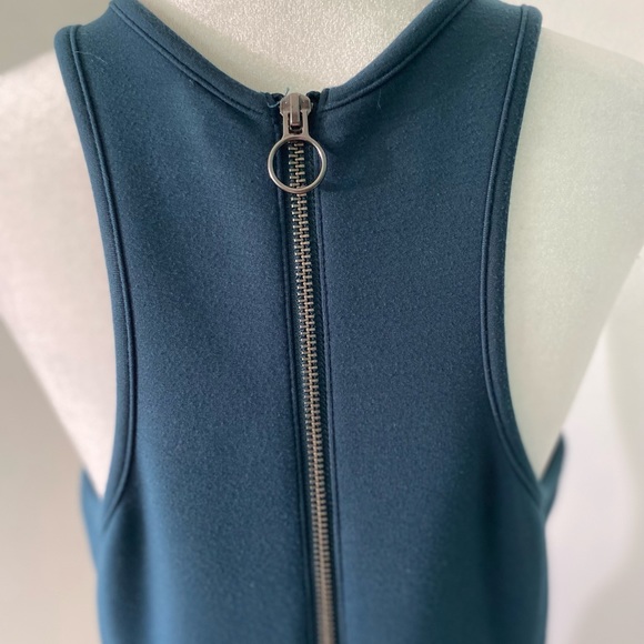 Athleta En Route Scuba Dress.Wonderful stretchy material.Back zipper.Size M - Picture 6 of 10